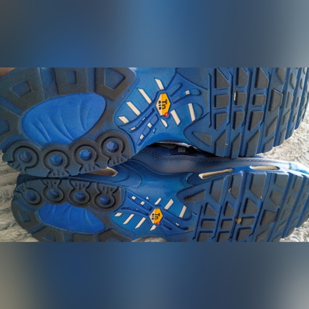 Nike AIRMAXES RARE A COLD WAR... RARE - Picture 12 of 14